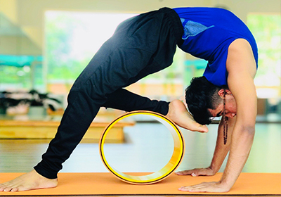Advance-yoga-class-vietnam